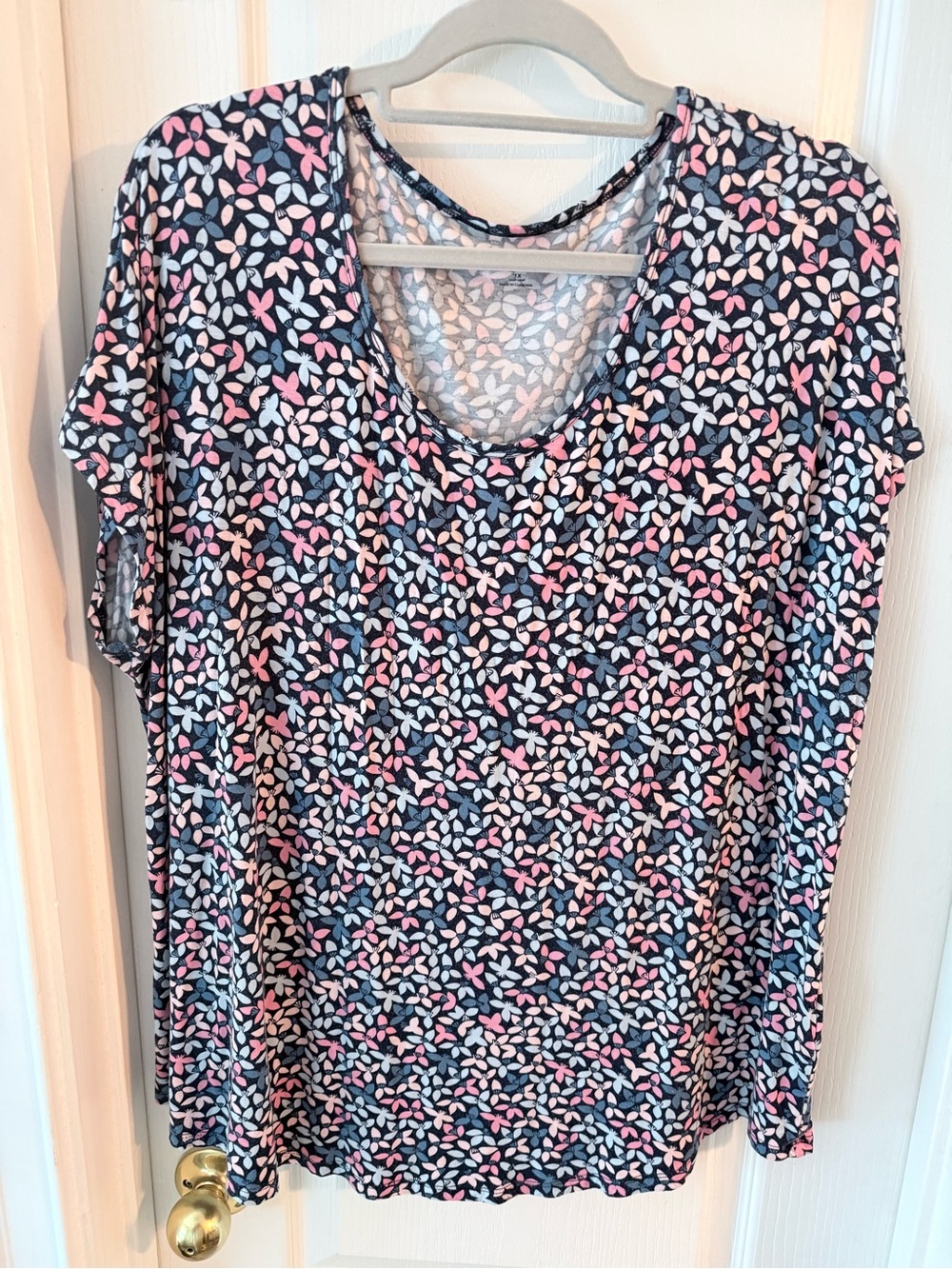 Lands' End Navy Scoop Neck Short Sleeve Top with Pink & Light Blue Leaf Print